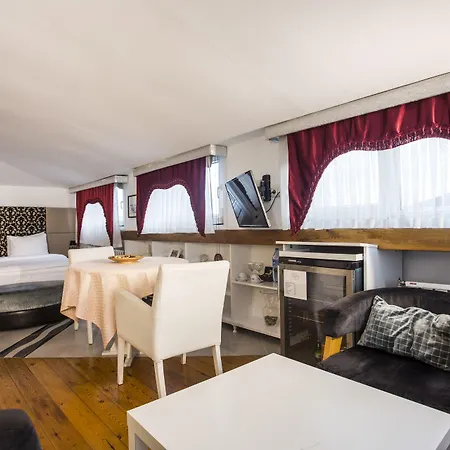 Hotel Garden House - Special Class