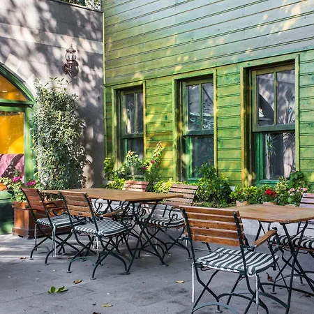 Garden House - Special Class Hotell