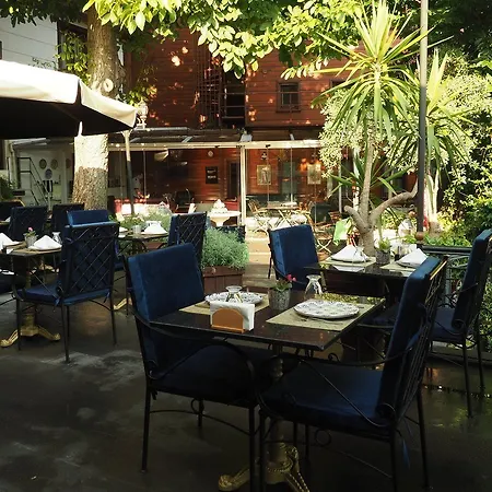 Garden House - Special Class Hotell