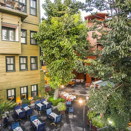 Garden House - Special Class Hotel